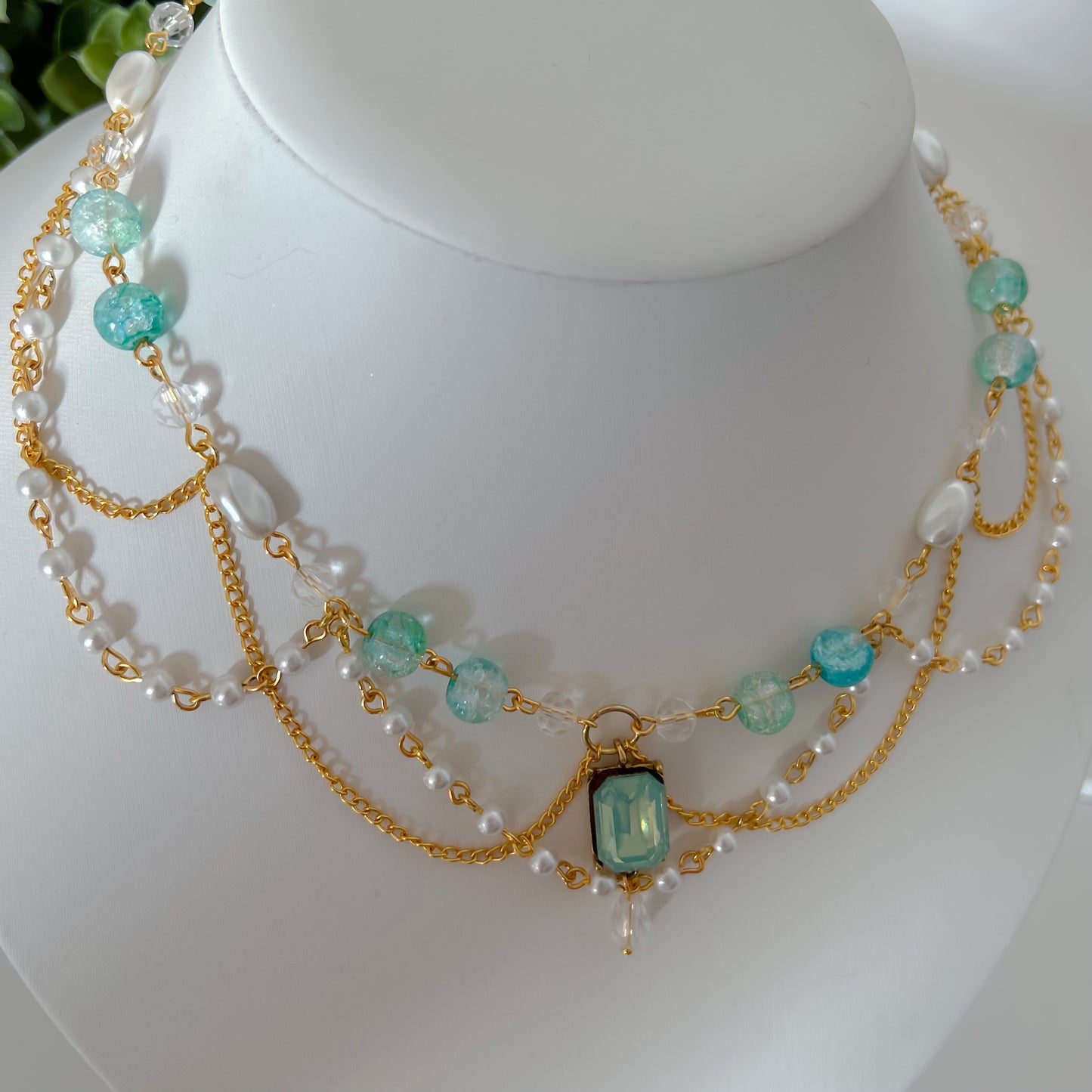 The Eira Necklace